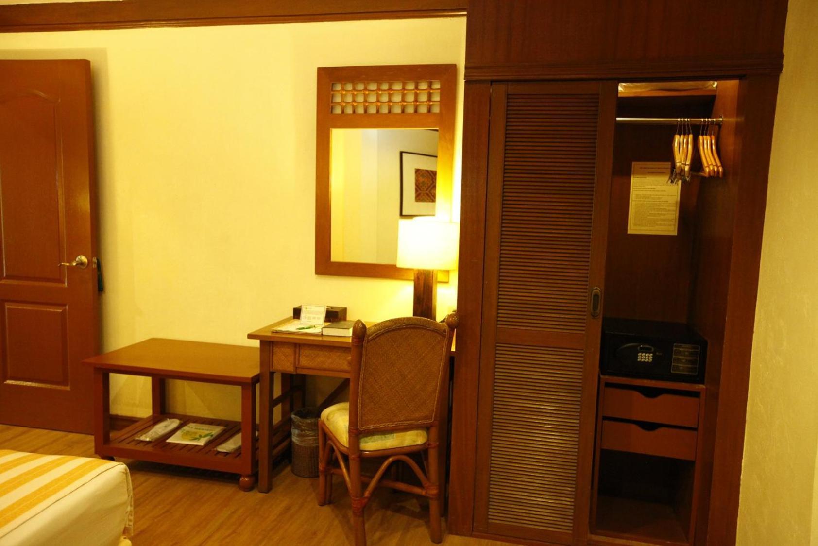 Boracay Tropics Resort Hotel Manoc-Manoc Екстер'єр фото