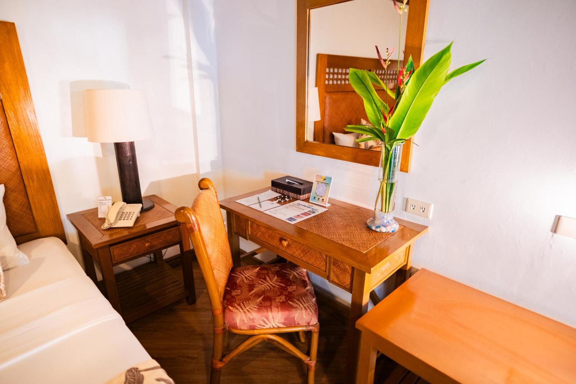 Boracay Tropics Resort Hotel Manoc-Manoc Екстер'єр фото